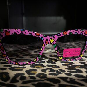 NWT Betsey Johnson Fuschia Pink Multicolor Leopard Print Sunglasses